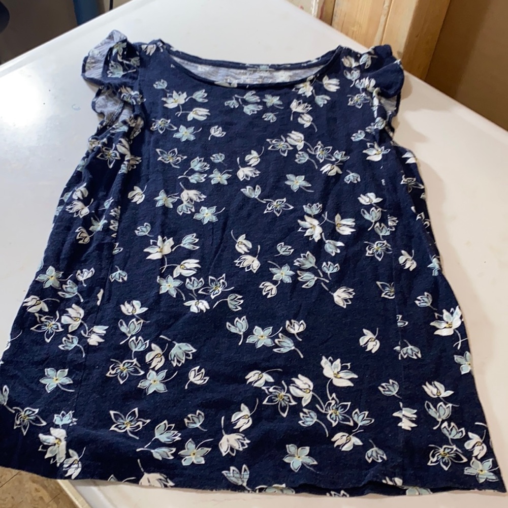 Women’s Loft flutter sleeve top